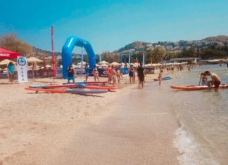 Γνωριμία με το SUP στο πλαίσιο του XTERRA στη Βουλιαγμένη