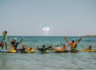 Γνωριμία με το surf και το SUP για τους μικρούς φίλους της θάλασσας