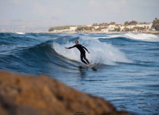 Σερφάροντας σε Κρήτη, Σαντορίνη και Τήνο