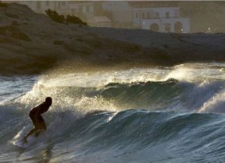 Endless summer: Ικαρία, Κρήτη, Τήνος, Κάρπαθος, Ραφήνα, Λαγκούβαρδος