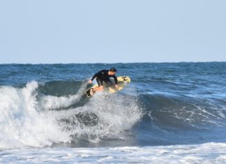 Στιγμιότυπα από το σημερινό surf session στα Χανιά