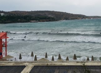 Ξεκίνησε η σεζόν για τη Βουλιαγμένη